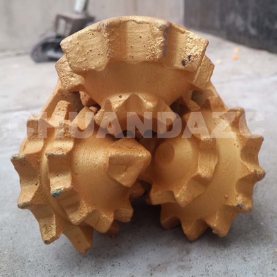 swivel drill wells steel tooth tricone bit drilling for groundwater/98mm mill tooth tricone rock drilling bits supplier